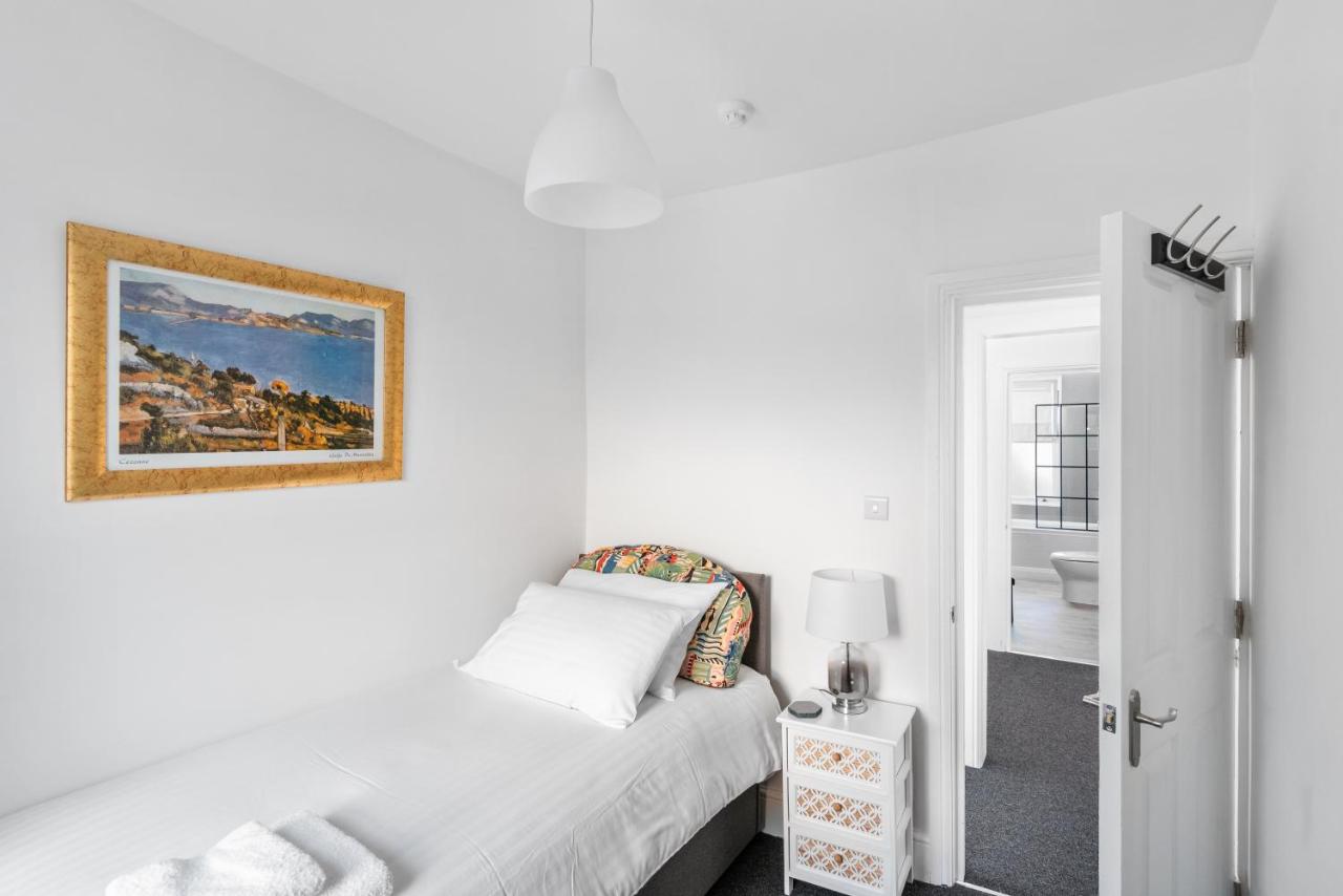 Superb location, character filled apartments by MyCityHaven - Ferienwohnung Bristol