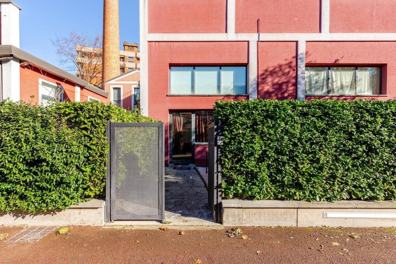 RED LOFTY Milano - Fashion Week - Executive Loft - Private Parking - Bed and Breakfast Milaan