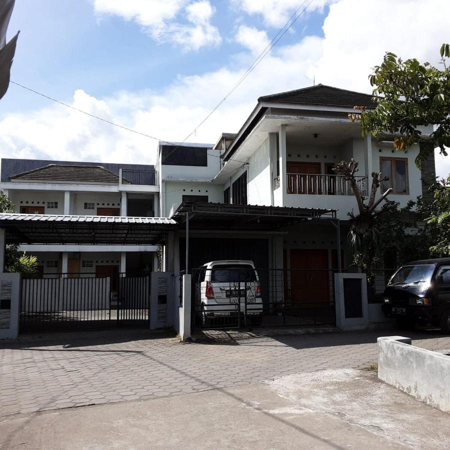 Kadipiro Homestay - B&B