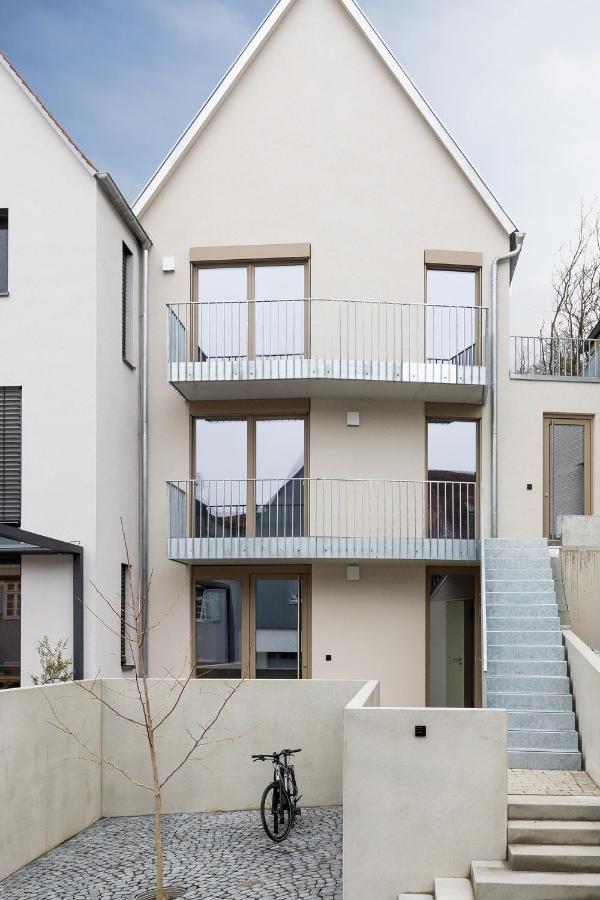Design-Apartment 2025 mit Balkon oder Terrasse und City View 250m zum Marktplatz KfW55 - B&B