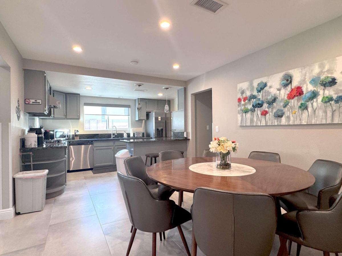 Cypress Villa Disneyland 8 Bedroom 4Bath Pool Game - Bed and Breakfast Anaheim