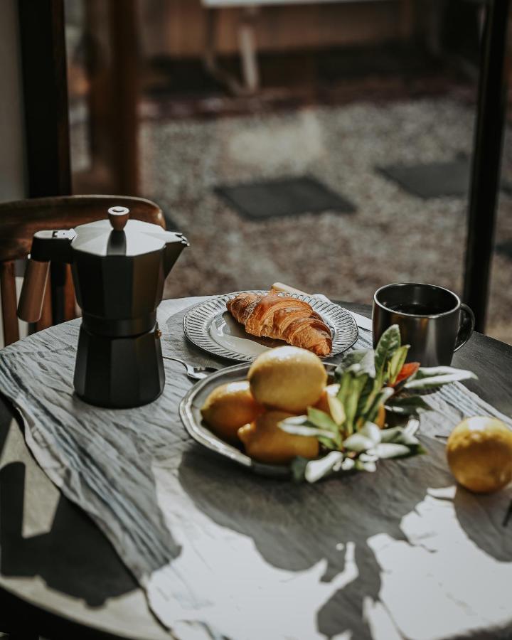 Braithwaite Hobart - Chic Retreat with Outdoor Bath - Ferienwohnung