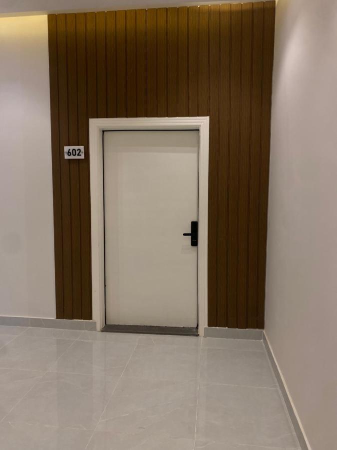 شقه انيقة حي العقيق قريبة من البوليفارد - B&B