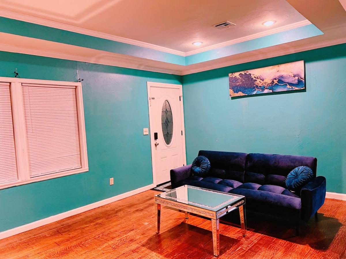 Pet friendly 2 bedroom located in the heart of OKC - Chambres d'hôtes Oklahoma City