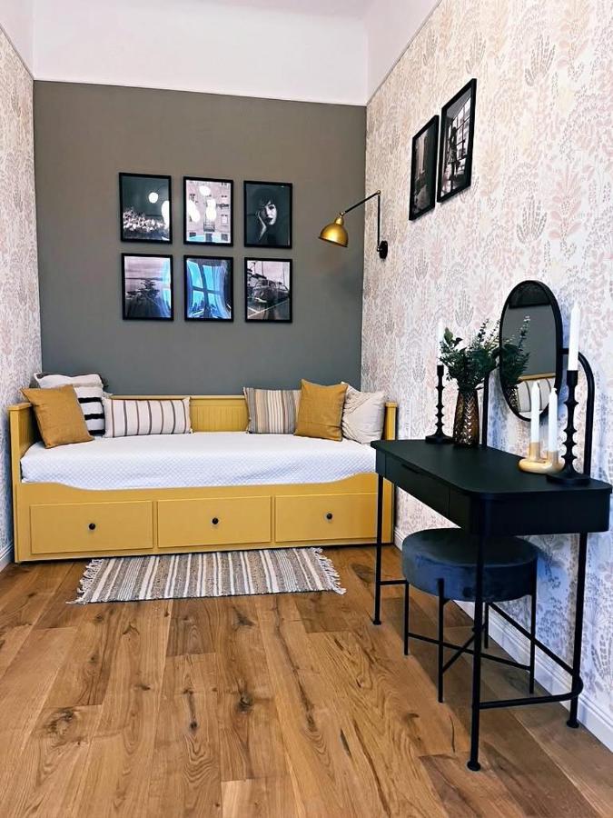 Chambre Familiale avec Douche 