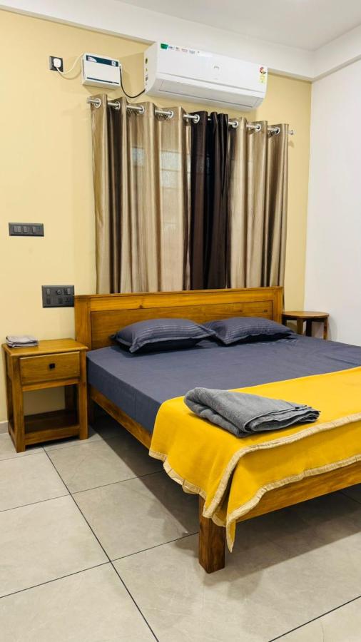 One-Bedroom Apartment with Balcony