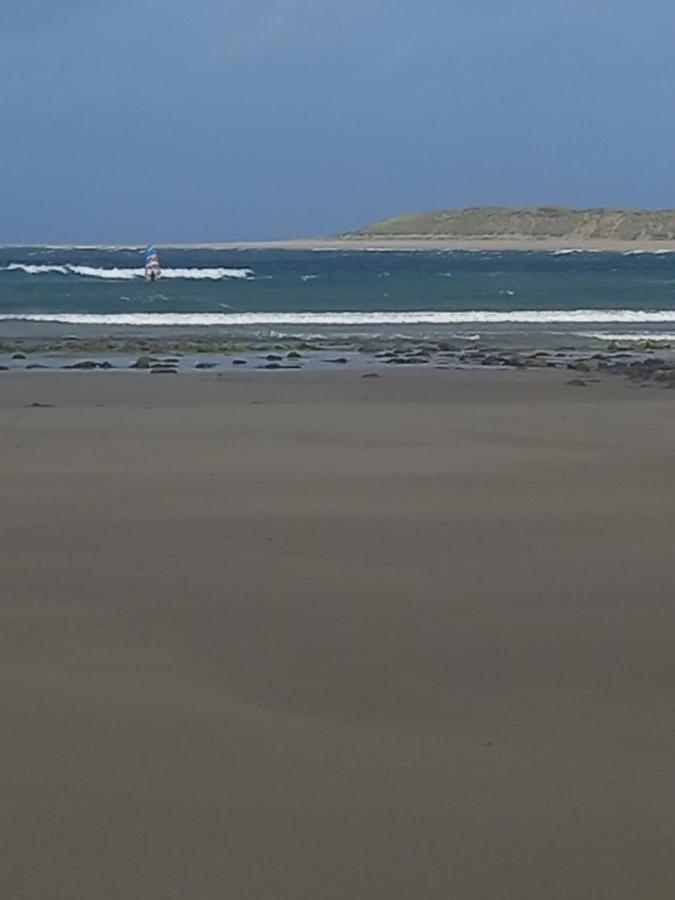 WILD ATLANTIC WAY Fab Sea views in Seatardis 2 Bedroom self contained holiday let F92D5X4 - B&B