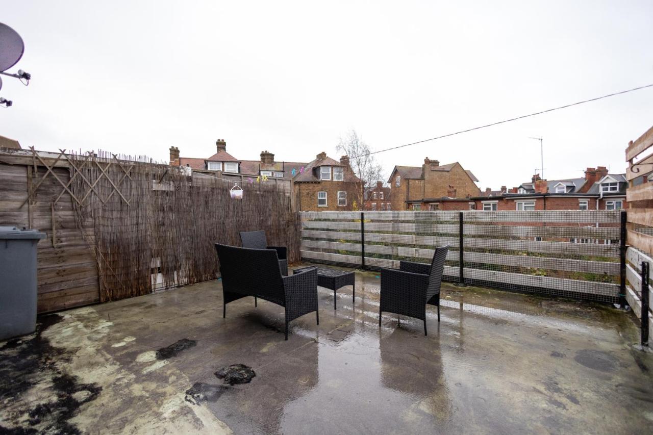 Entire 3 Bedroom Apartment in Felixstowe - B&B