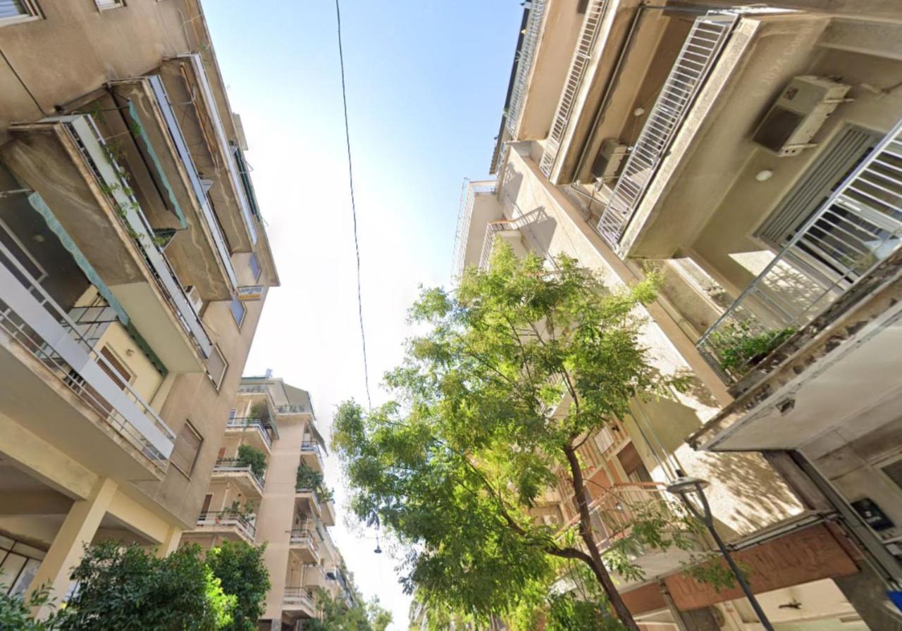 Oculus Ippokratous Apartment by Live&Travel - B&B Athens