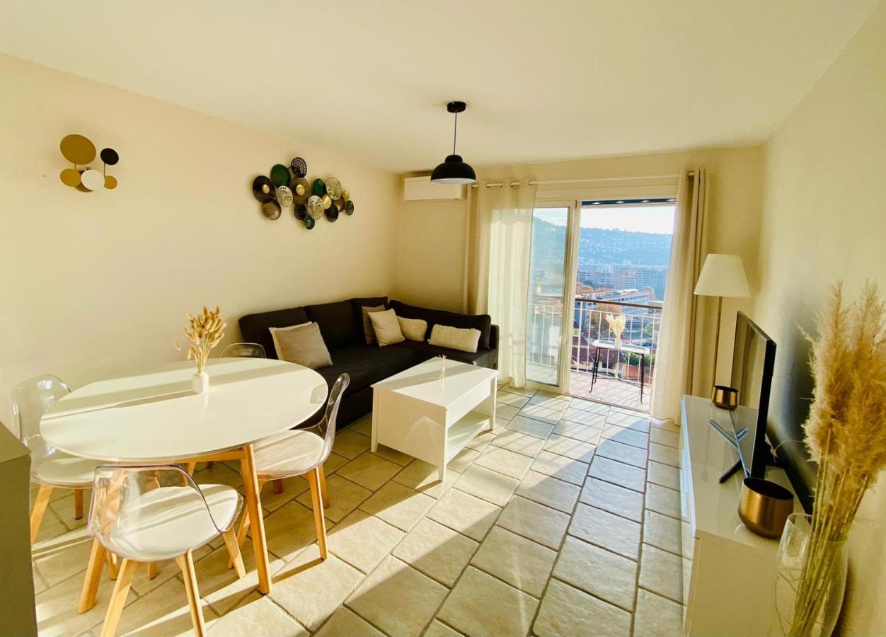 Appartement 4 pièces avec vue mer et stationnement privé à Nice - Bed and Breakfast