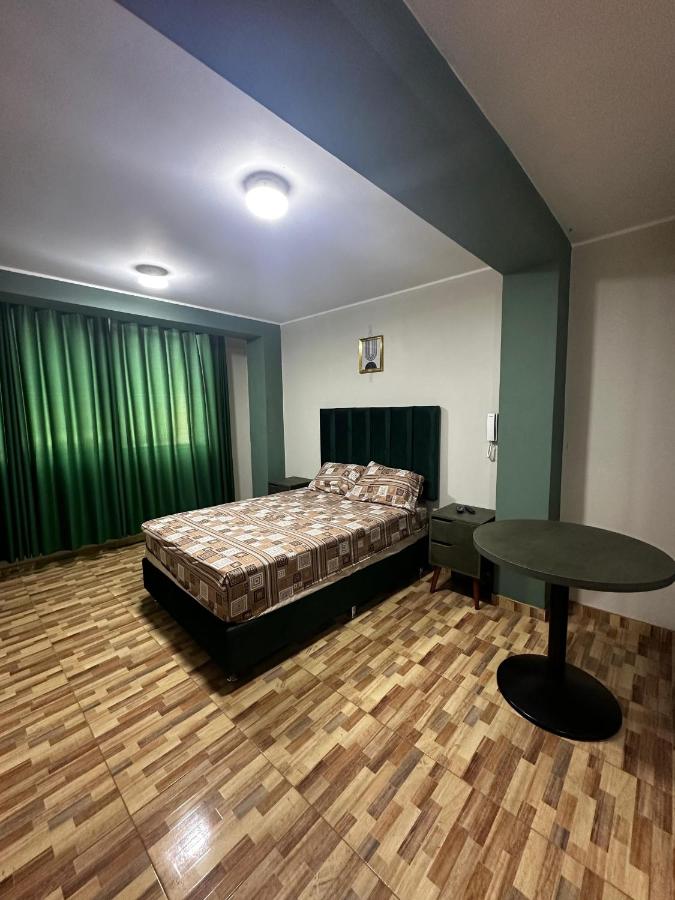 Camera Queen Standard