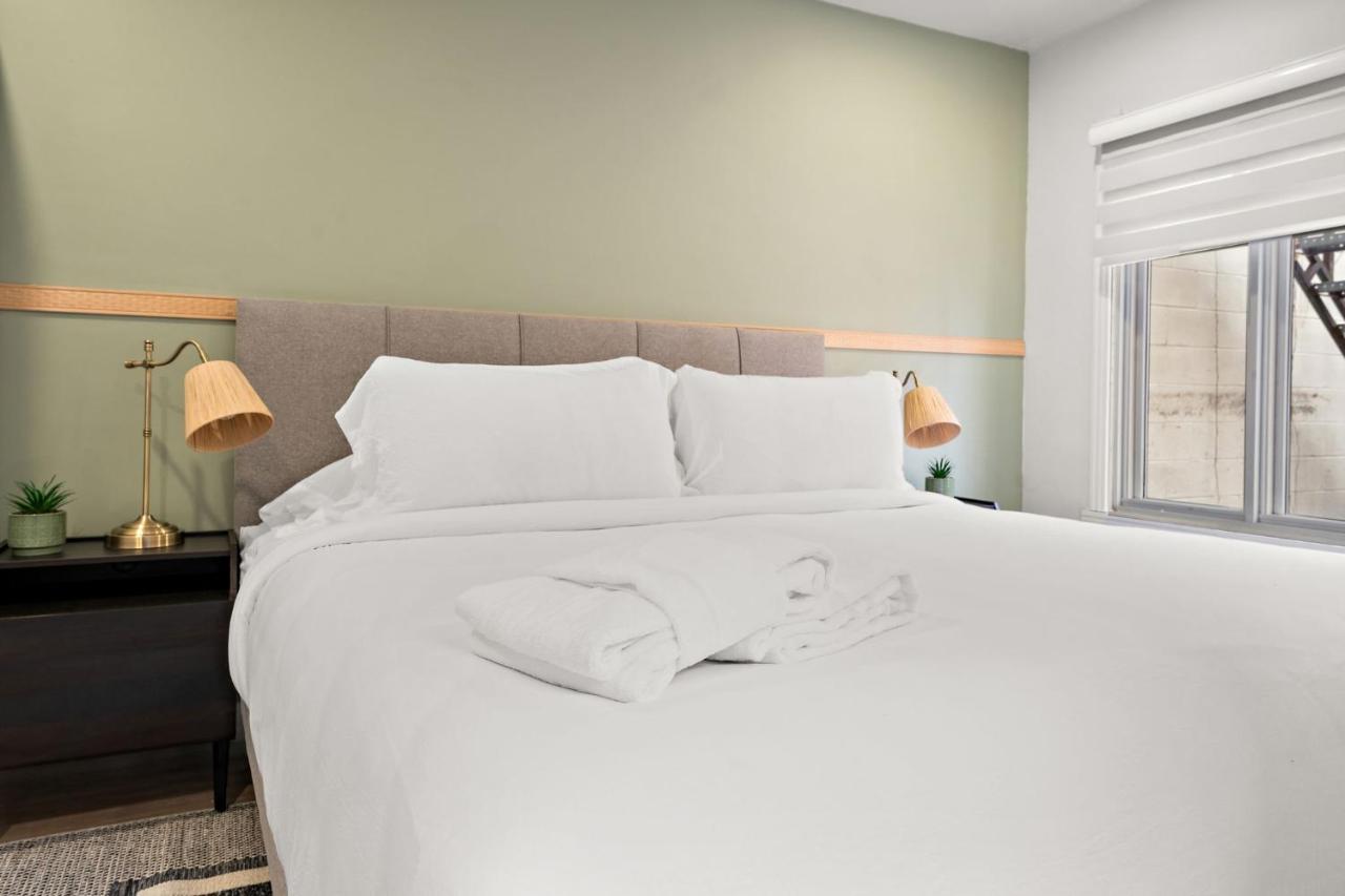 Three-Bedroom Standard Apartment