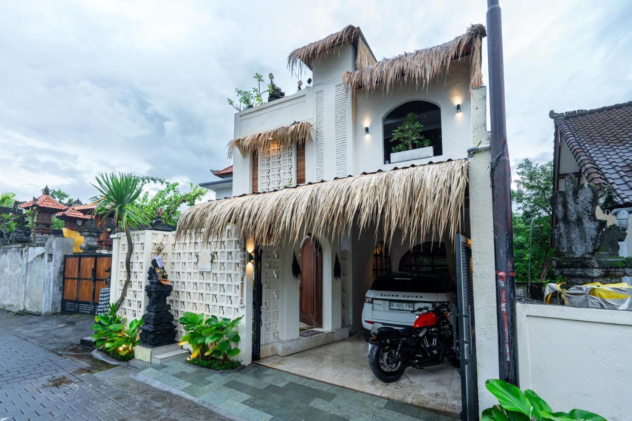 Maha Bali Villa 2 - Bed and Breakfast