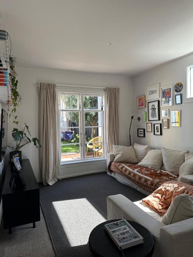 Renovated two bedroom cottage near the zoo - Bed and Breakfast
