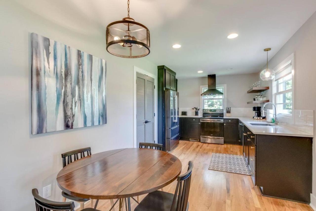 Ultra Relaxing and Fun Historic Franklin Bungalow - B&B Franklin