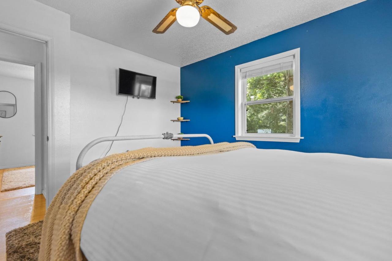 The Cottage on Abbey- Relaxing Getaway in Harrison - B&B