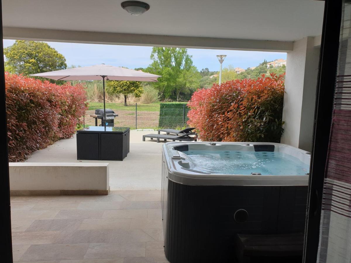 T2 55 m2 4 pers jacuzzi terrasse 55m2 - Bed and Breakfast Ficaja