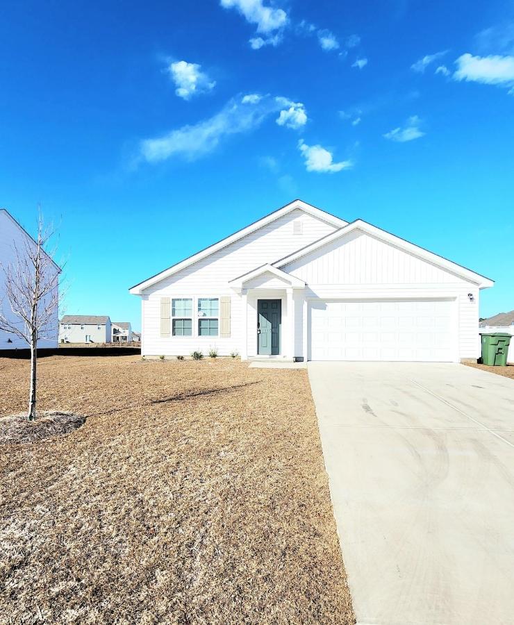 Spacious Family Home in Florence Minutes from I-95 and Buc-ee's - B&B Florence