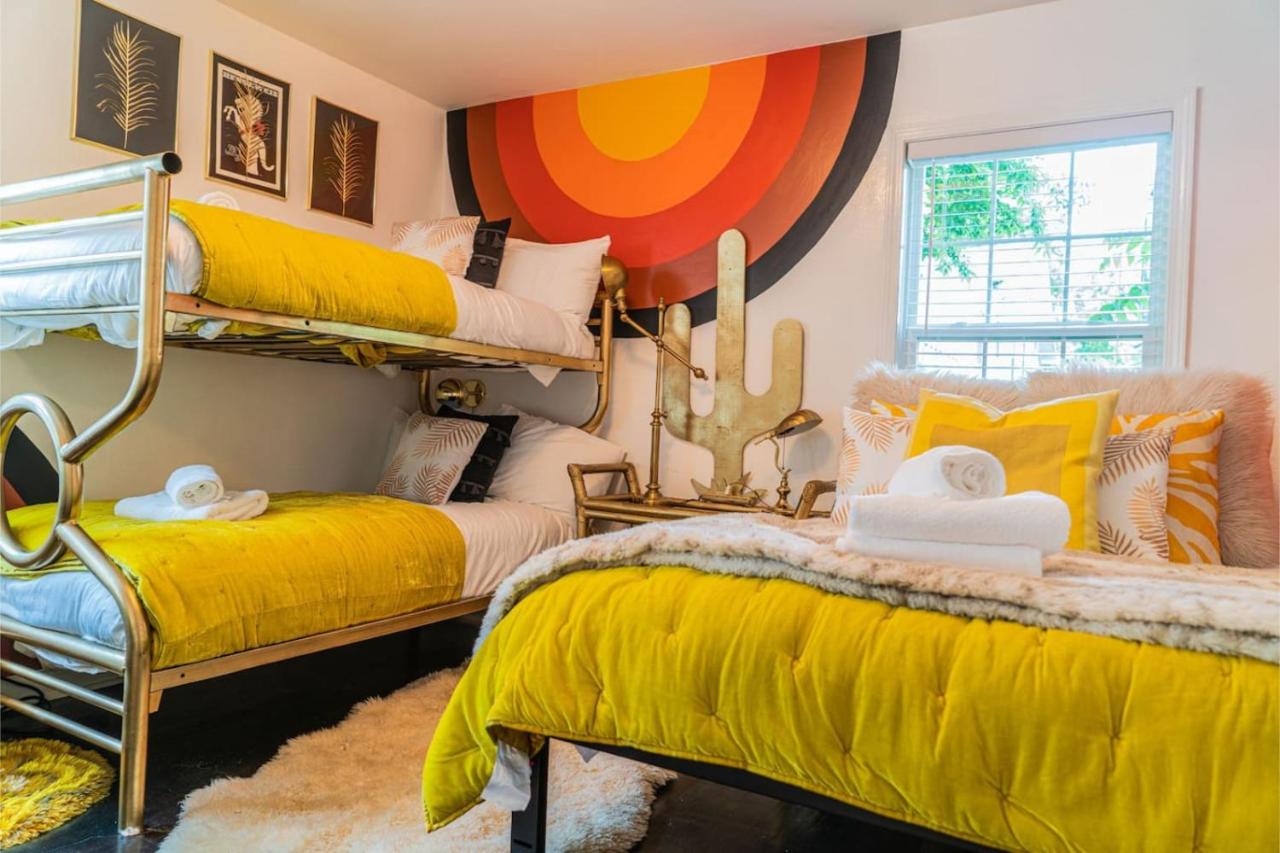 Eccentric Bungalow East Nash Unique Design - B&B