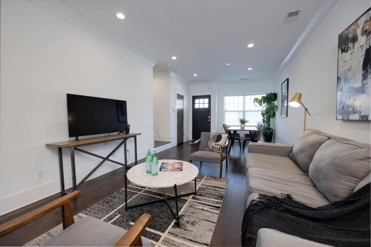 Ten Minutes to Broadway Pet Friendly Escape - Chambres d'hôtes Nashville