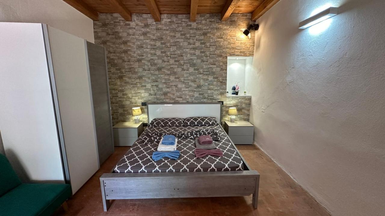 One-Bedroom Apartment with Terrace