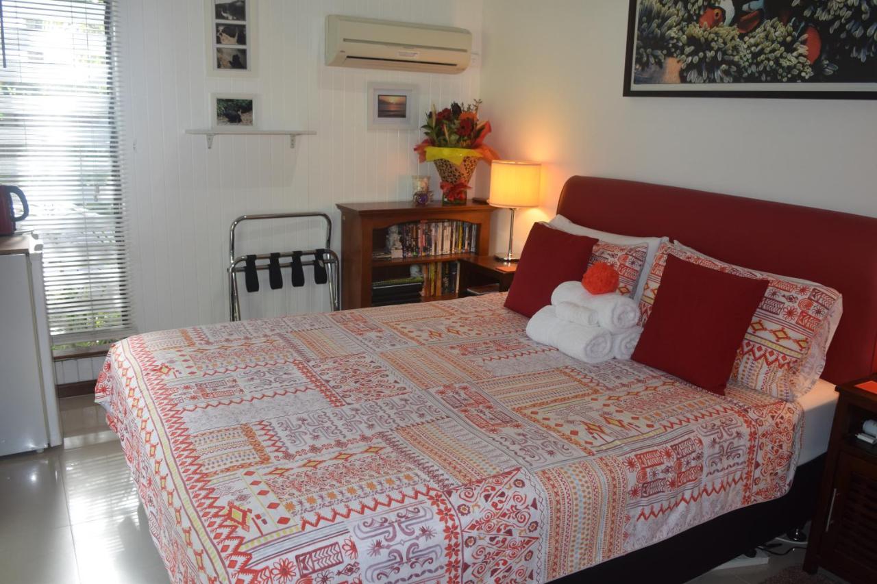 Habitación con cama grande