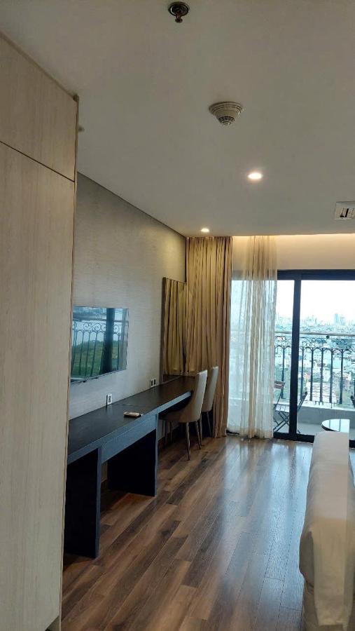 Queen Room with Garden View