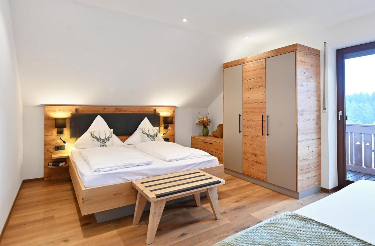 Appartement met 1 slaapkamer, balkon en uitzicht op de bergen.