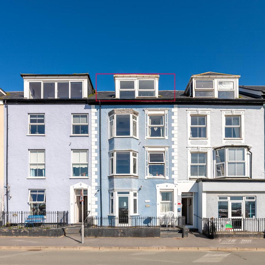 Aberdovey Sea View Apartment - B&B