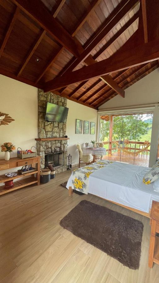Chalé Jacarandá - B&B