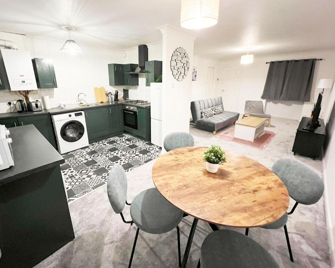 Whitefield, Manchester - B&B