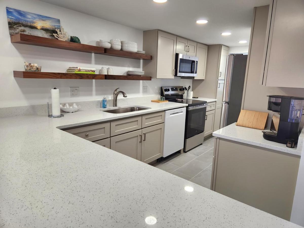 204 - Renovated 2/2 Sleeps 6 - Ferienwohnung
