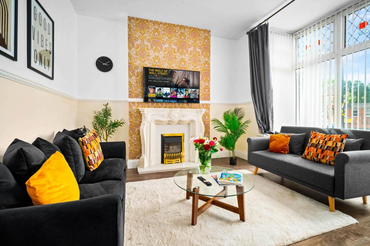 Modern 6-Bedroom Home - Sleeps 12 - Parking - Garden 568P - B&B Birmingham