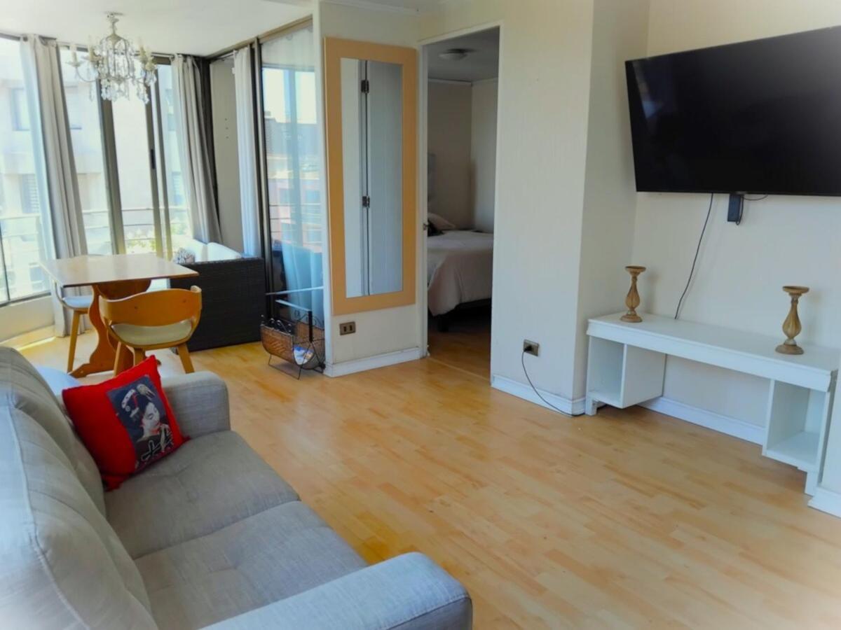 Departamento muy cerca del Movistar Arena y del Centro de Sgto - B&B