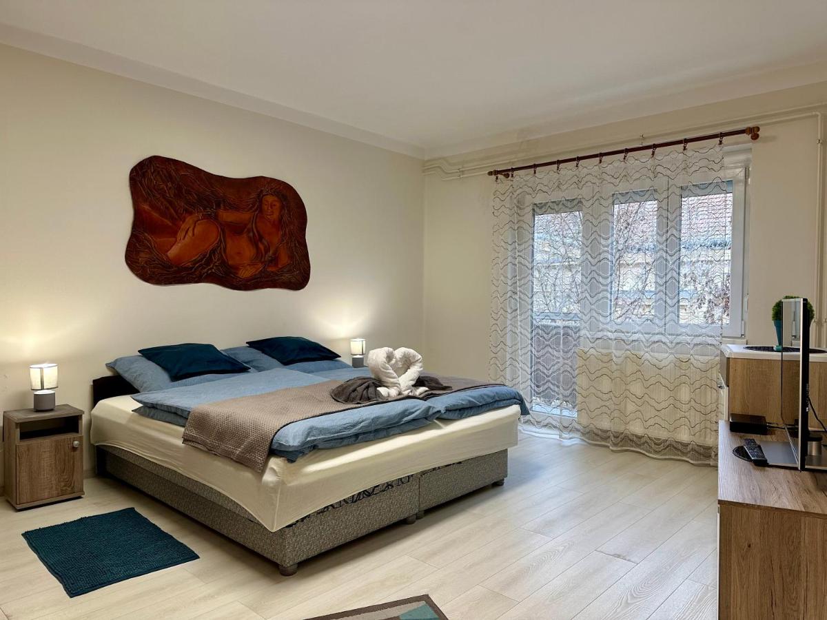 Rózsakert apartman - B&B