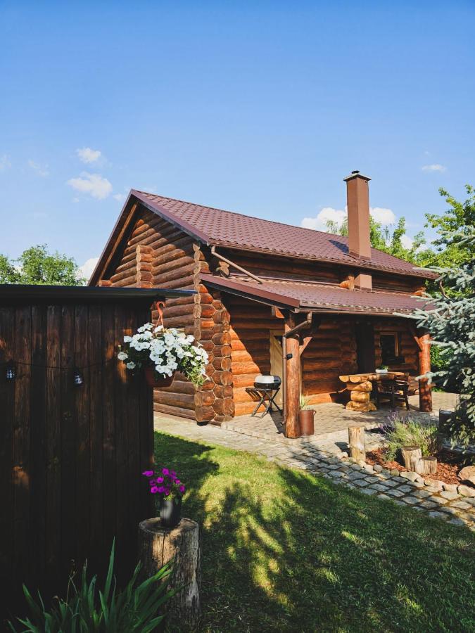 Willa Aleksandra Nowy Dębiec dom z bali z jacuzzi - B&B Nowy Dębiec