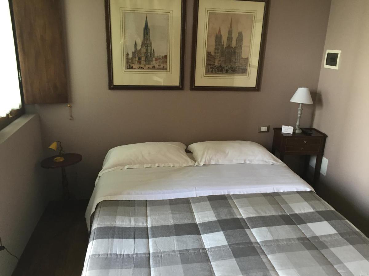 Chambre Double ou Lits Jumeaux - Accessible aux Personnes à Mobilité Réduite