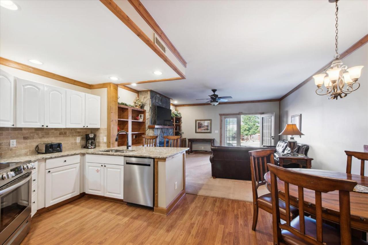 Fam Friendly - 2BR Condo - POOL Fitness Ctr MORE - B&B