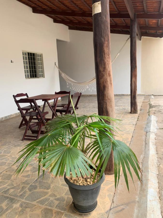 Casa jardim ao lado da BR-242 - Chambres d’hôtes Barreiras