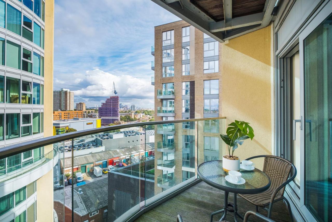 One-Bedroom Apartment with Balcony