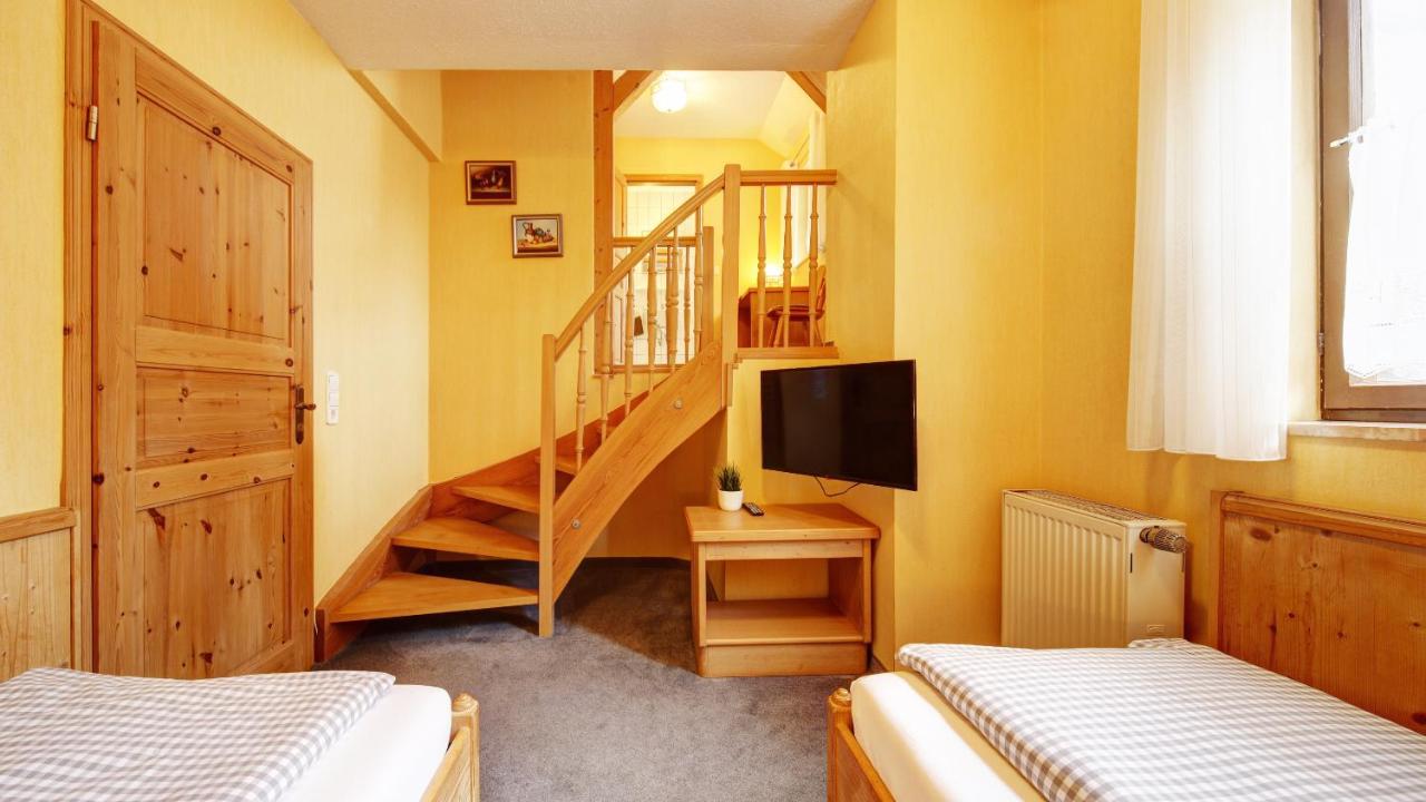 Twin Room with Shower
