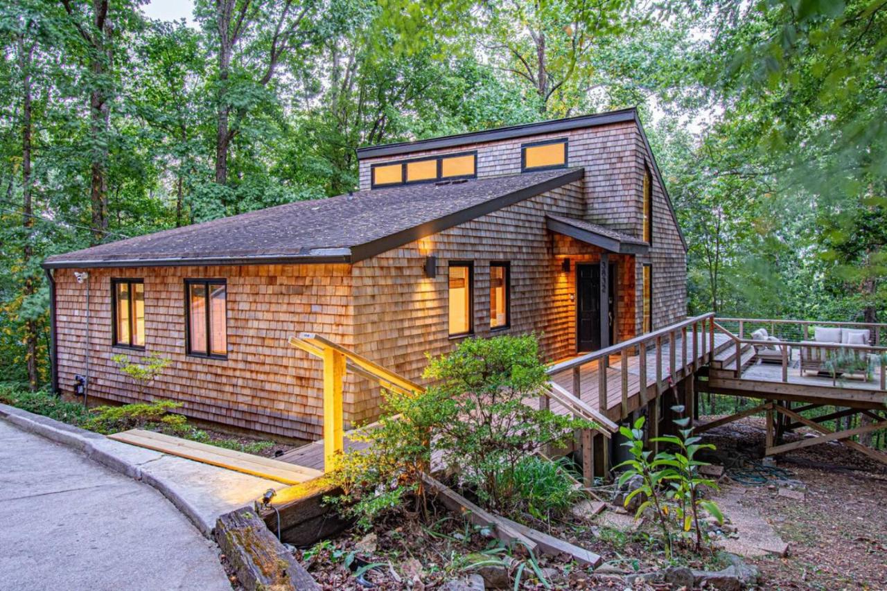 Dream Retreat with Hot Tub, FirePit, Grill and only 15 min to Downtown Chattanooga - Bed and Breakfast Signal Mountain