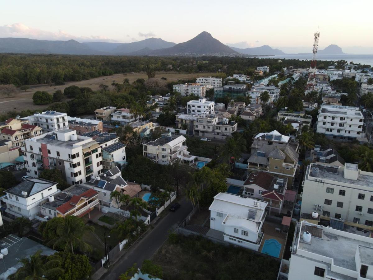 Private Villa & Pool, steps from the Beach - B&B Flic en Flac