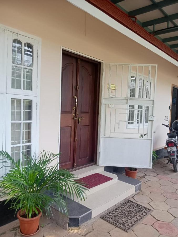 Aanandam - Home away from home - Bed and Breakfast