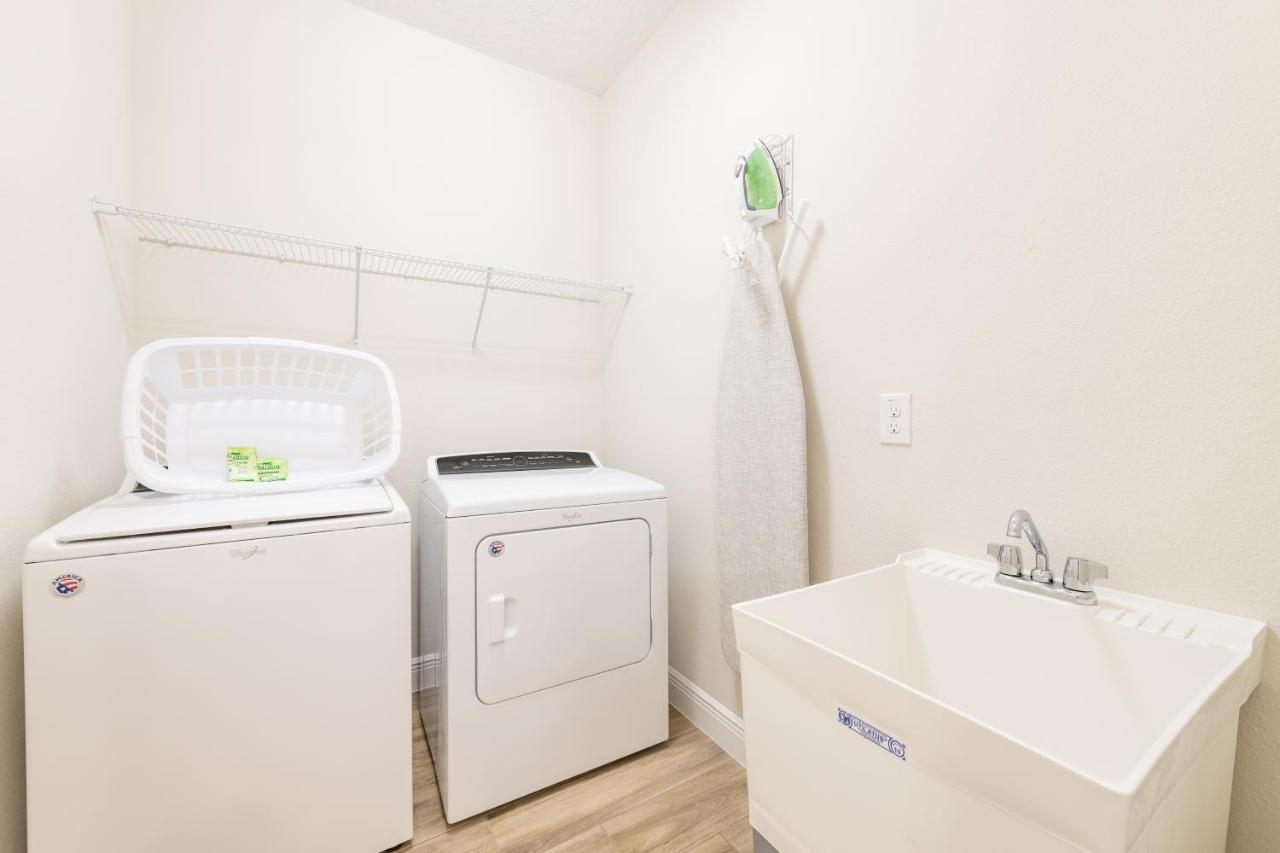 Posh Home With Media And Game Room Near Disney With Waterpark Resort Access At Encore Resort - 7659Ff - B&B