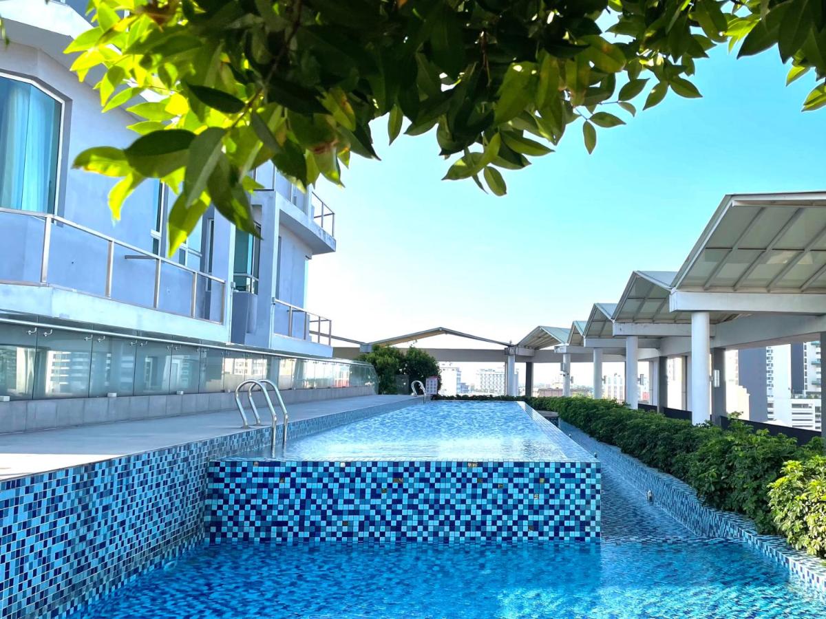 The Octagon Ipoh Premium Suites - Pool, Games, Food for 6 PAX - B&B