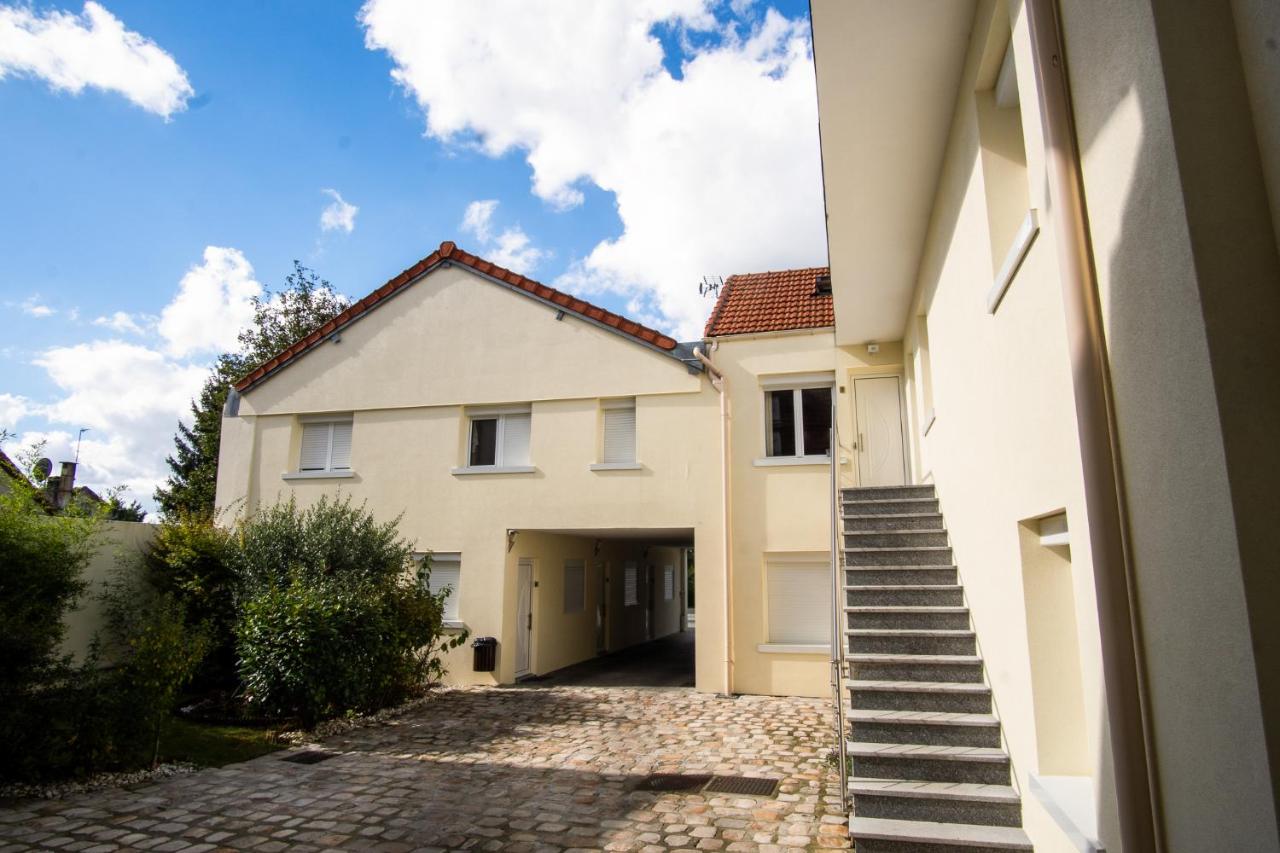 A L'Ombre du Pin "7" - Spacious T3 Duplex near Disneyland and Paris, 1-6 Guests - B&B