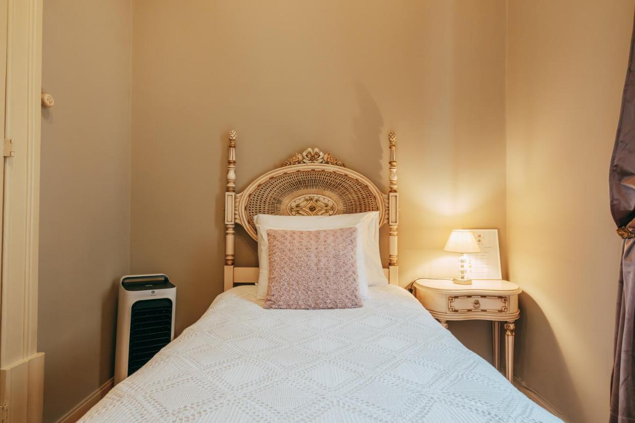 Single Room with Private Bathroom