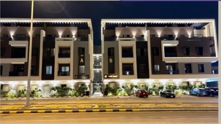شقة بغرفتين نوم وصالة وبلكونة مع إطلالة - B&B