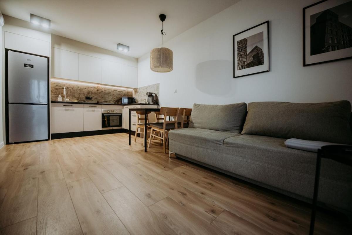 Księży Młyn Retreat with Parking - B&B
